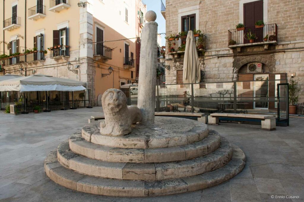 la colonna della vergogna di Bari - LaterradiPuglia.it