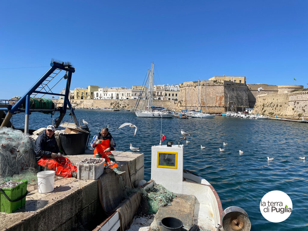 Gallipoli con i suoi pescatori ed il suo Castello